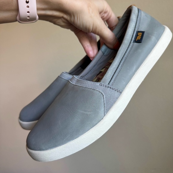 Teva Willow Slip On Leather Flats Sneakers Shoes 9.5 - Picture 1 of 11